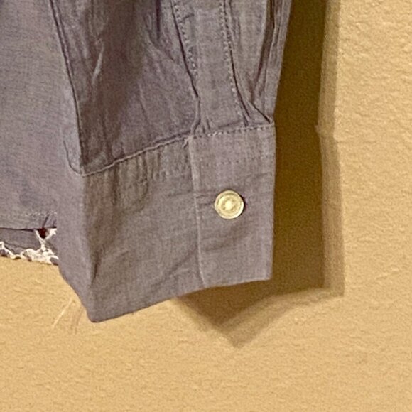 Ann Taylor LOFT The Softened Shirt (M) Popover Top Eyelet Lace Chambray Preppy - Picture 3 of 9